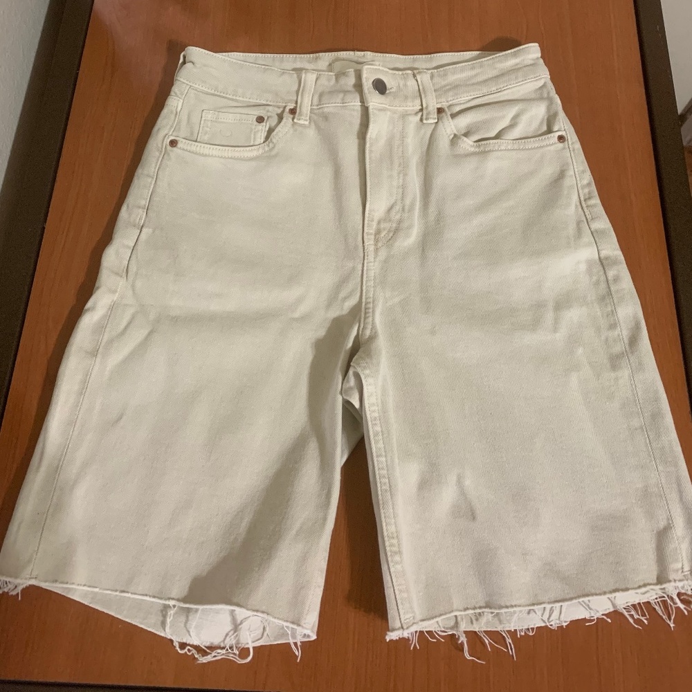 H&M Beige Bermuda Shorts